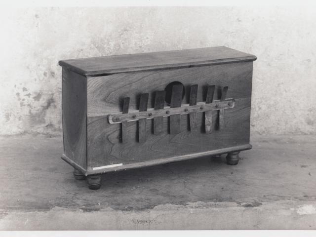 Marímbula hecho por Tavera, 2000